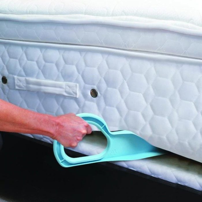 Ergonomic mattress lifter